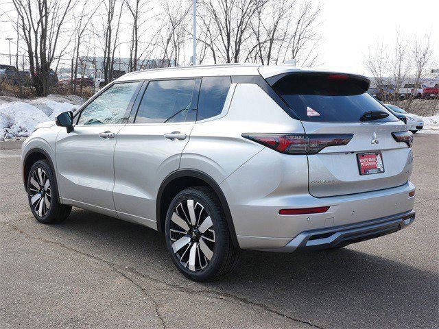 New 2026 Mitsubishi Outlander SEL image 2