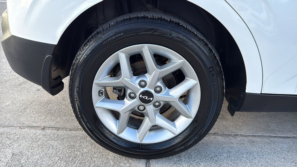 Used 2022 Kia Soul LX w/ Technology Package FWD image 18