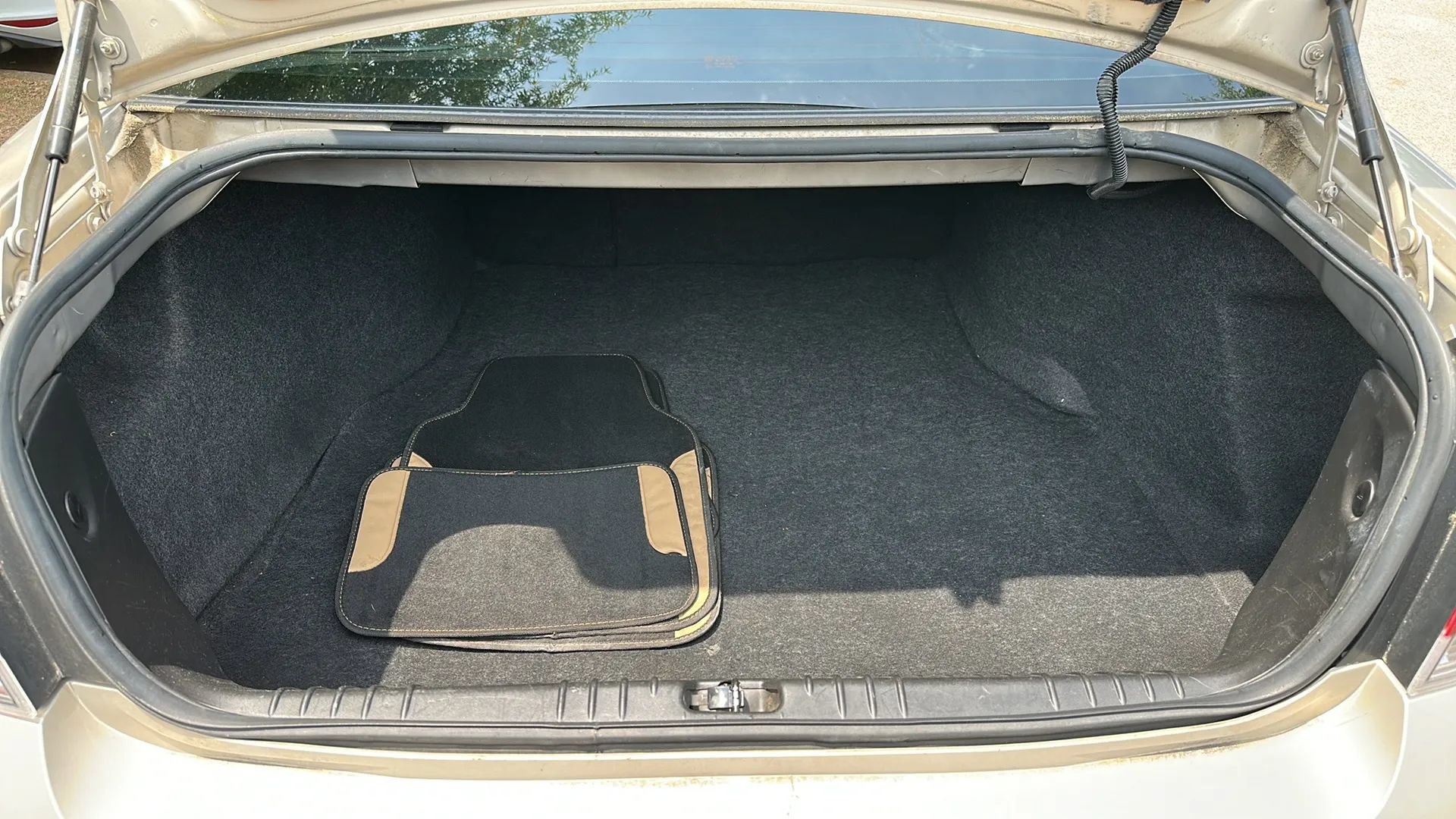 Used 2012 Chevrolet Impala LT FWD image 11