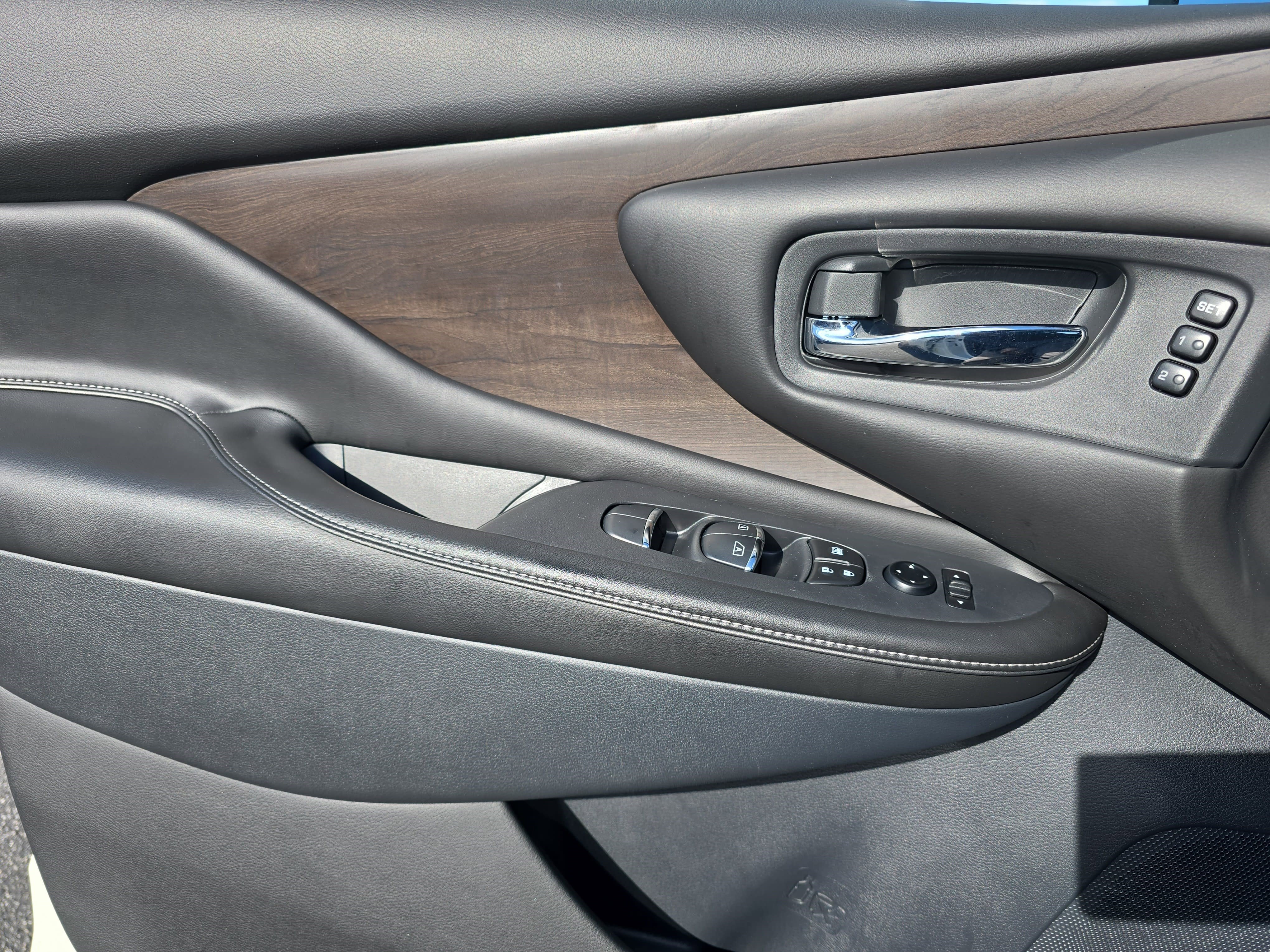 Used 2020 Nissan Murano Platinum w/ Cargo Package image 25