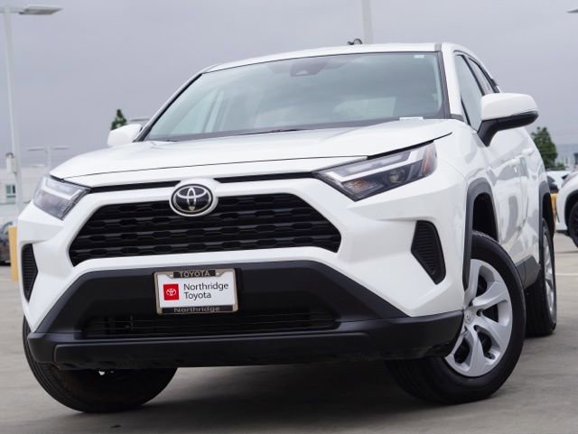 Used 2023 Toyota RAV4 LE FWD image 4