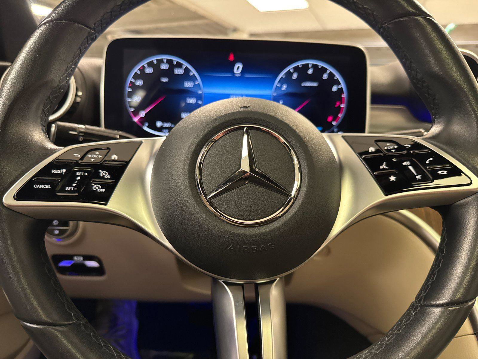 Used 2024 Mercedes-Benz C 300 Sedan image 21