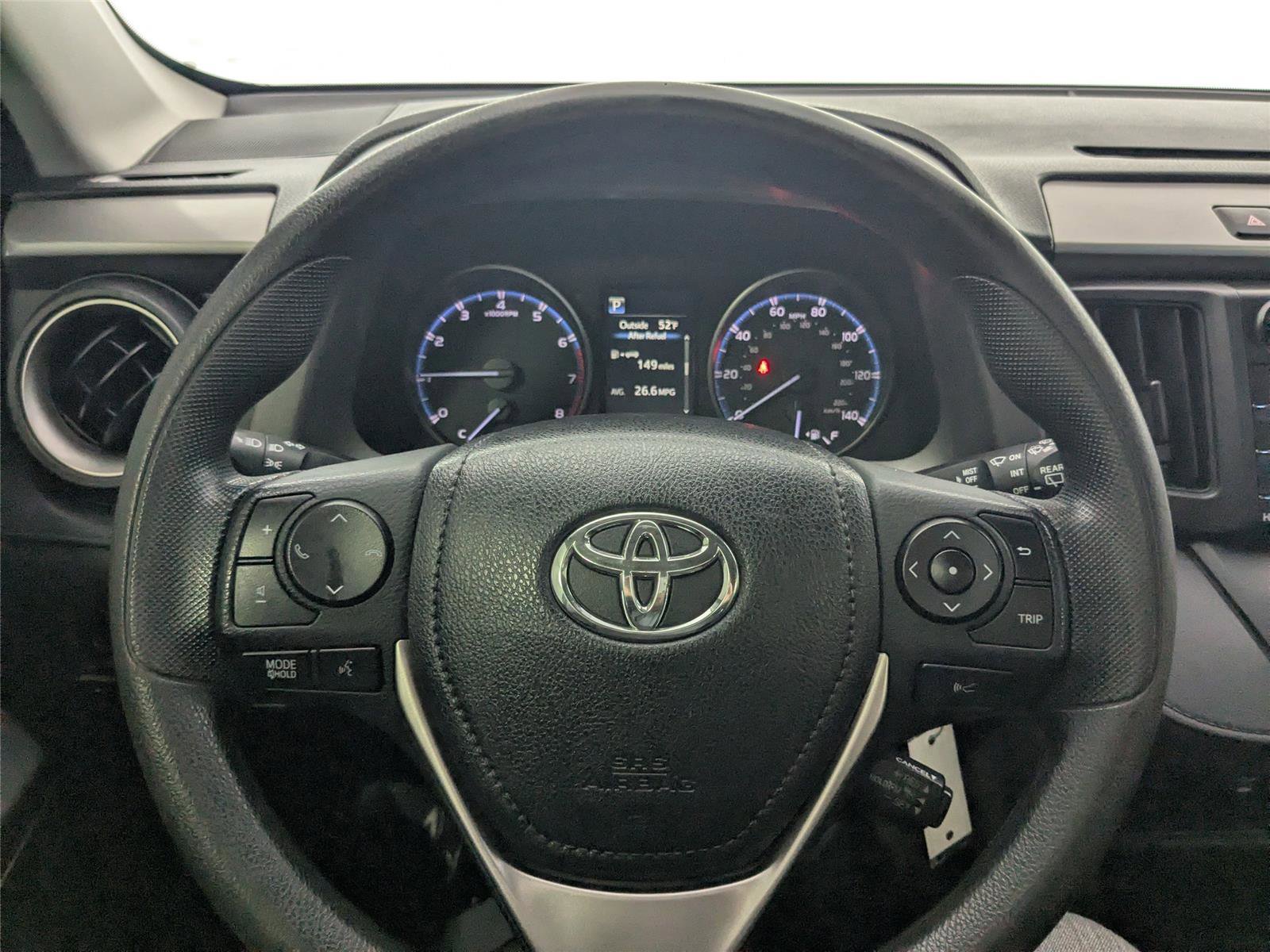 Used 2018 Toyota RAV4 LE image 9