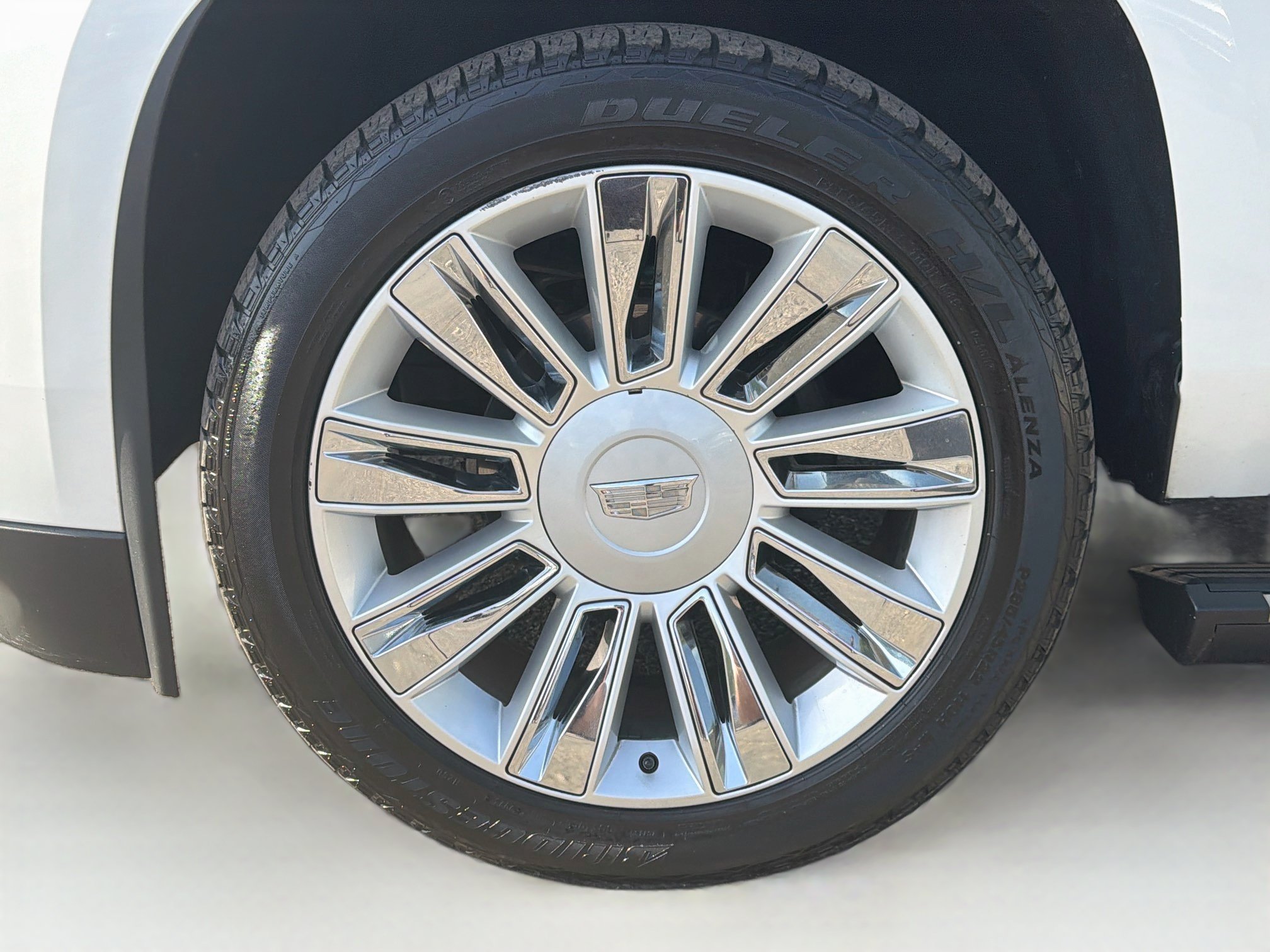 Used 2019 Cadillac Escalade ESV Platinum AWD/4WD image 35