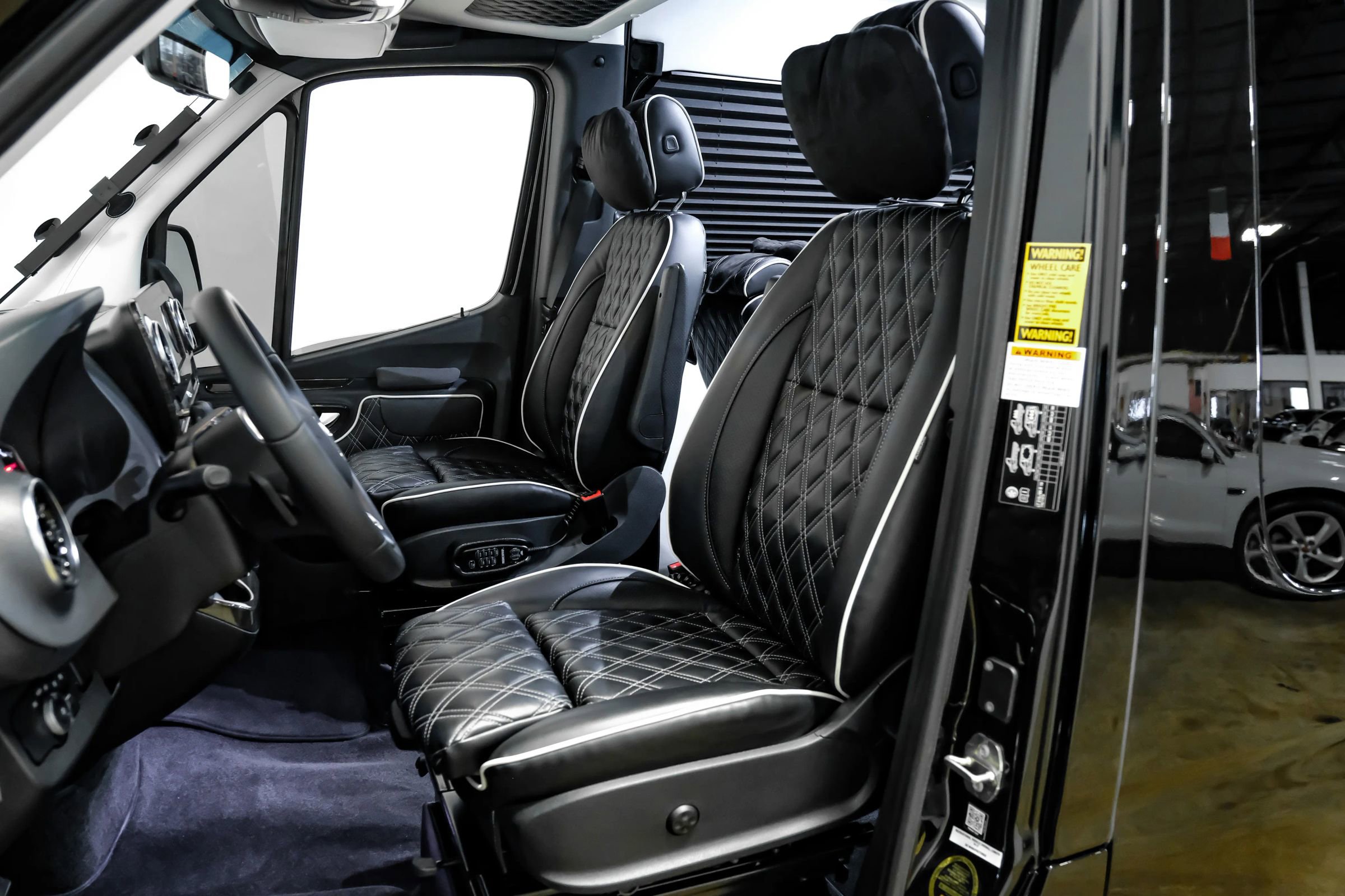 Used 2024 Mercedes-Benz Sprinter 3500 image 30