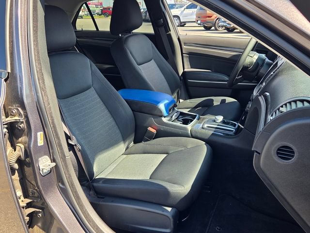 Used 2022 Chrysler 300 Touring w/ Sport Appearance Package RWD image 16
