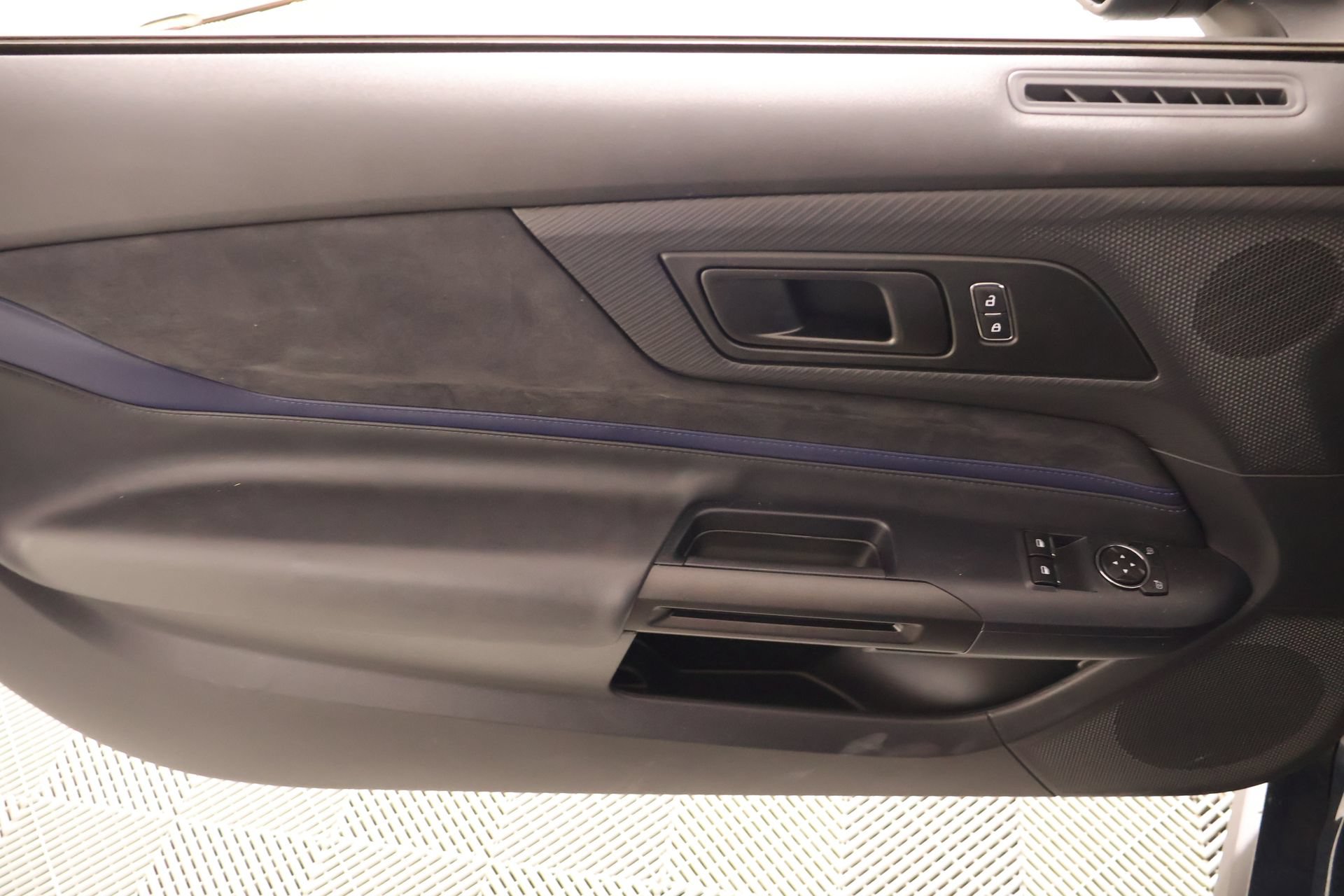 Used 2025 Ford Mustang Dark Horse RWD image 14