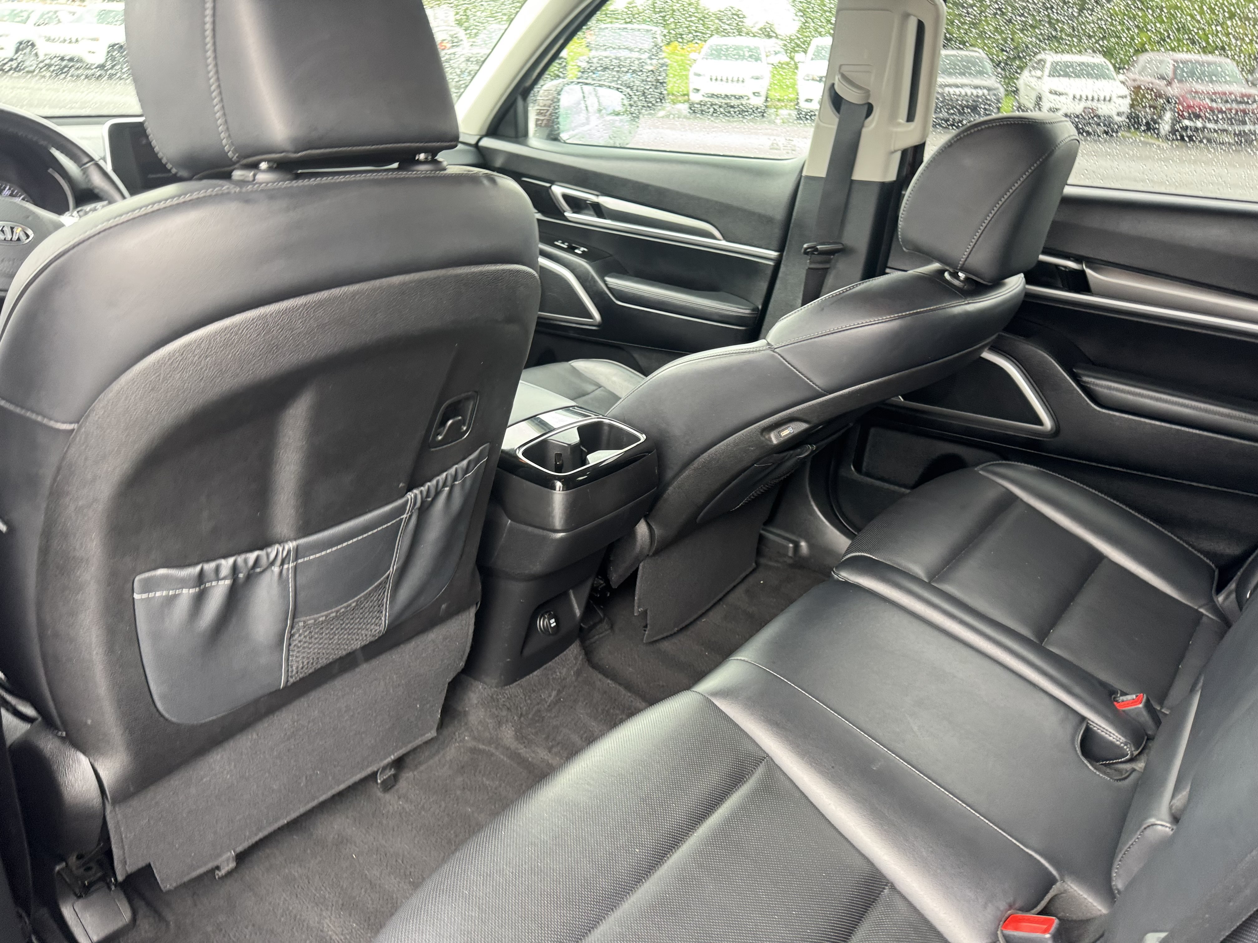 Used 2022 Kia Telluride LX FWD image 17