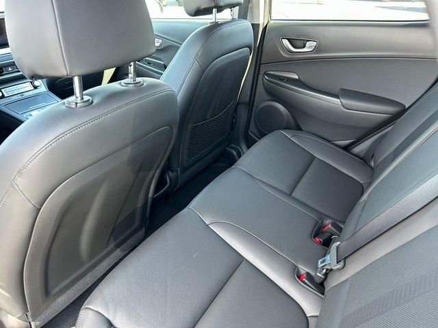 Used 2022 Hyundai Kona Limited w/ Cargo Package FWD image 32