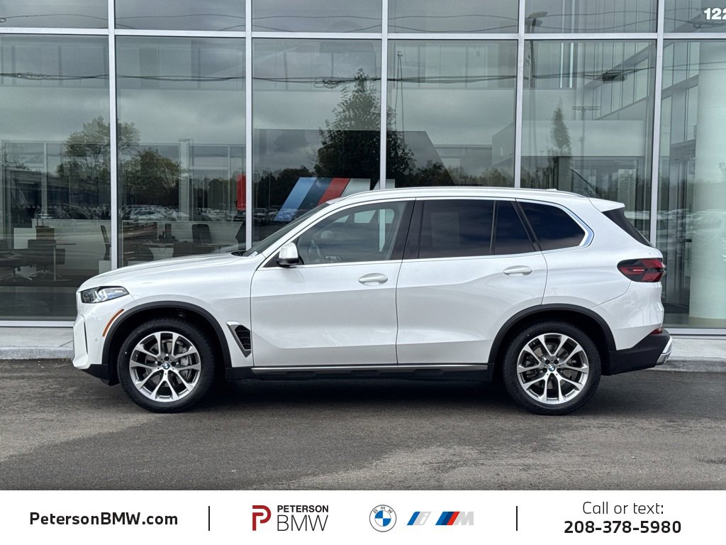 Used 2024 BMW X5 xDrive40i w/ Premium Package image 3