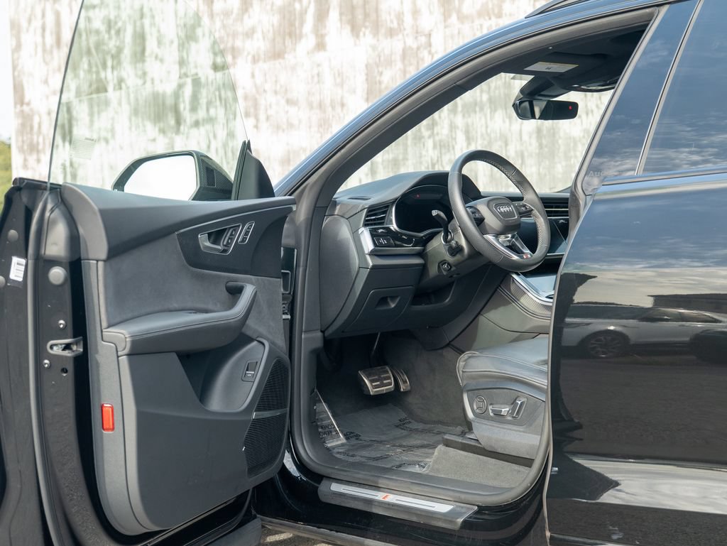 Used 2024 Audi SQ8 Premium Plus w/ S Sport Package AWD/4WD image 11