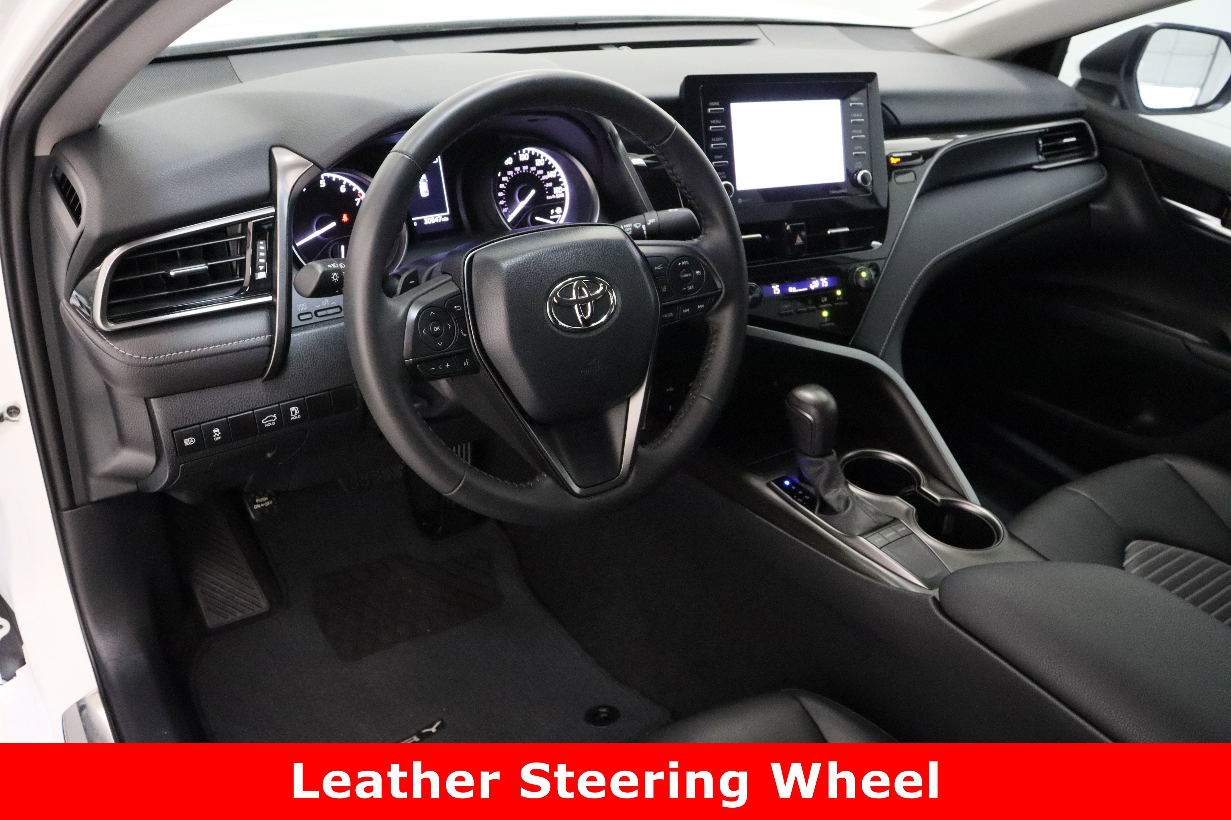 Used 2024 Toyota Camry SE image 13