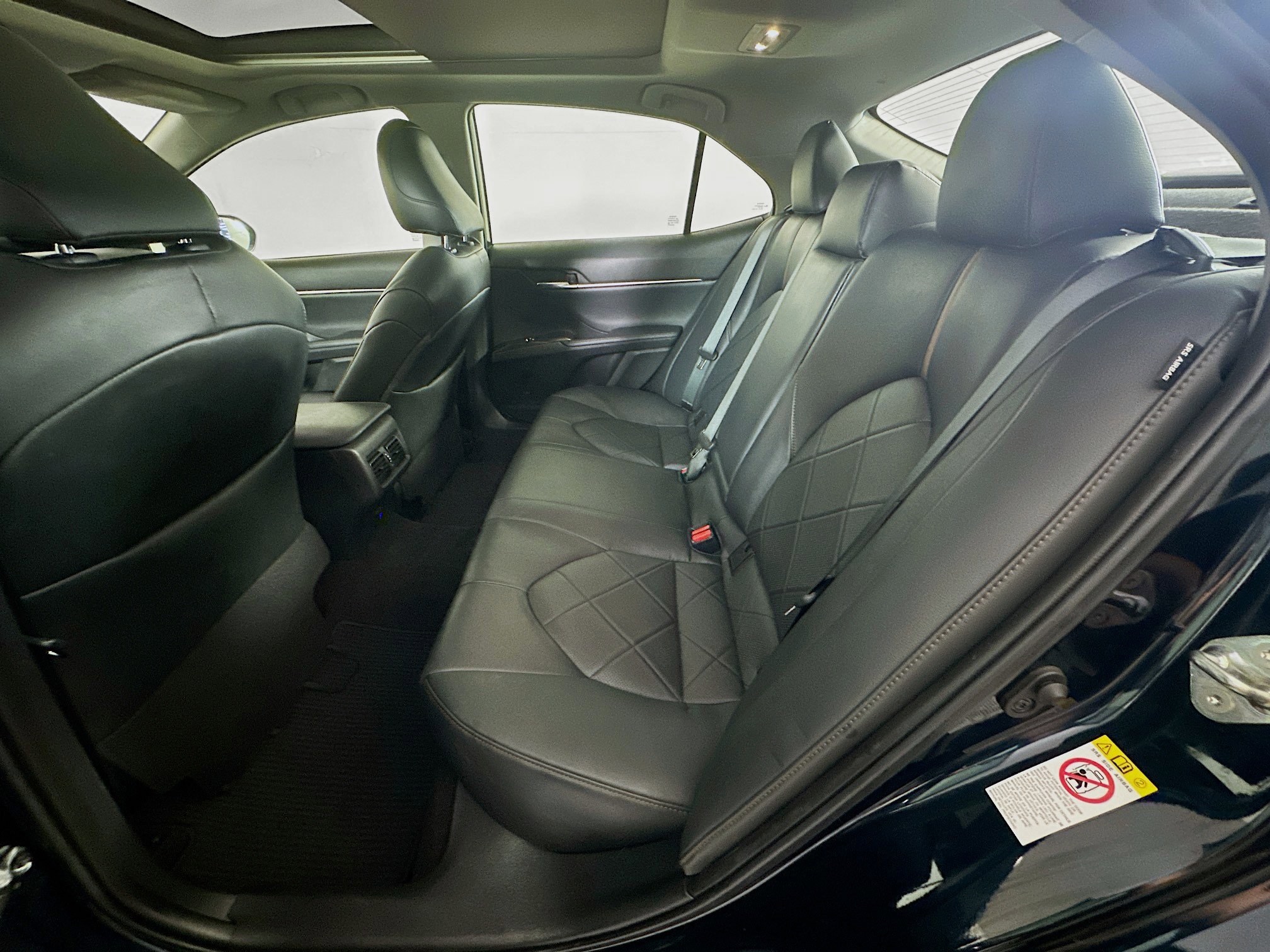 Used 2019 Toyota Camry XLE FWD image 30