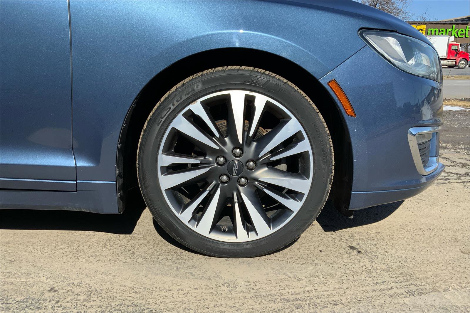 Used 2018 Lincoln MKZ Select w/ Select Plus Package AWD/4WD image 26