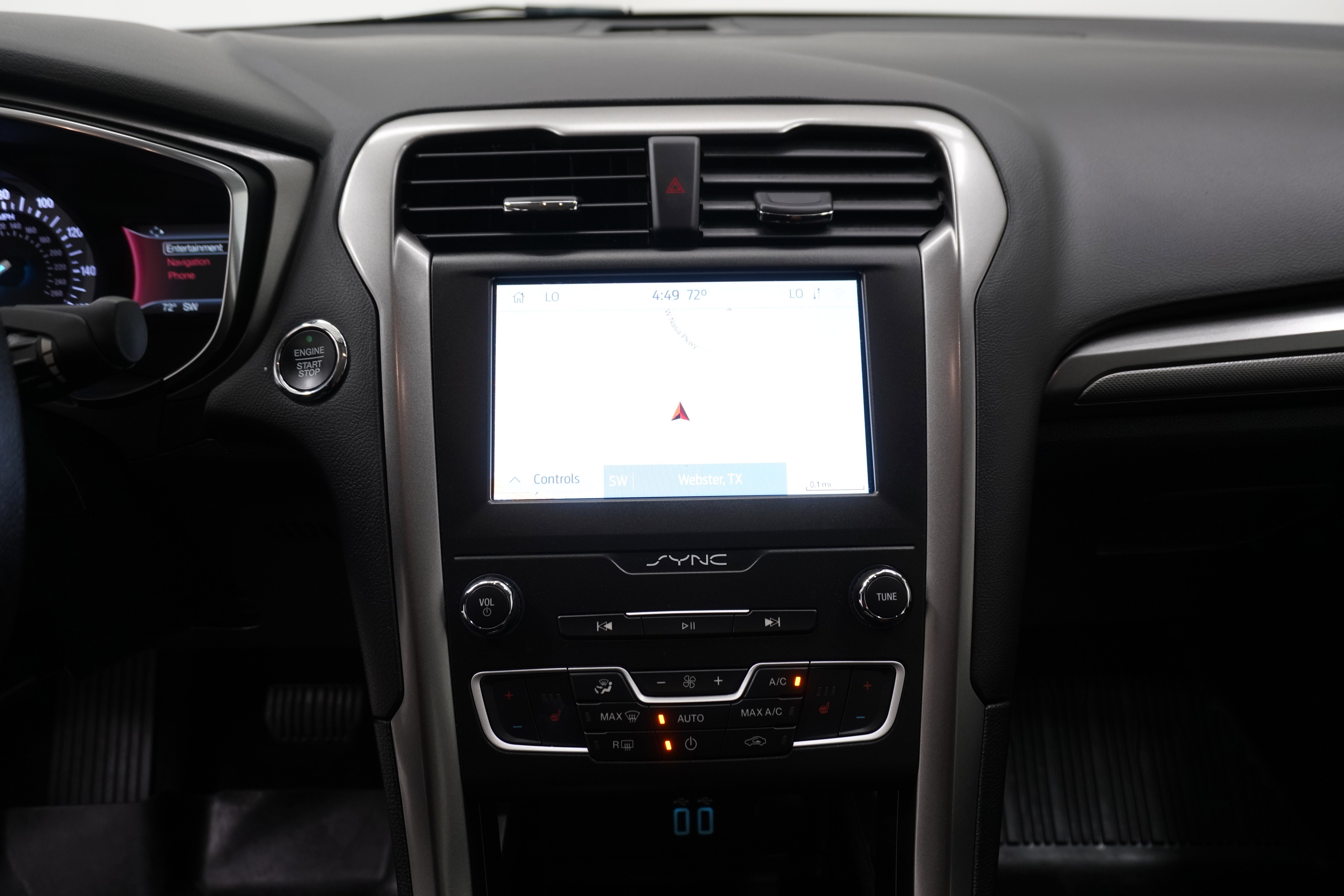 Used 2020 Ford Fusion SE image 17