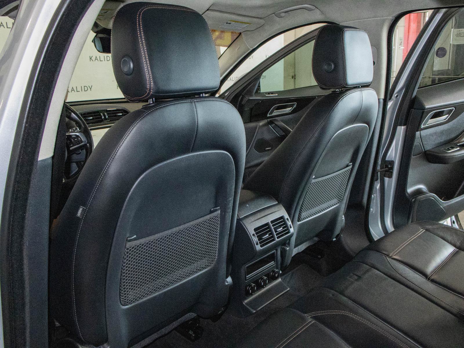 Used 2020 Jaguar F-PACE Prestige image 10