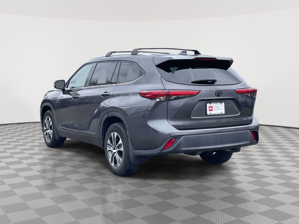 Certified 2022 Toyota Highlander XLE image 5