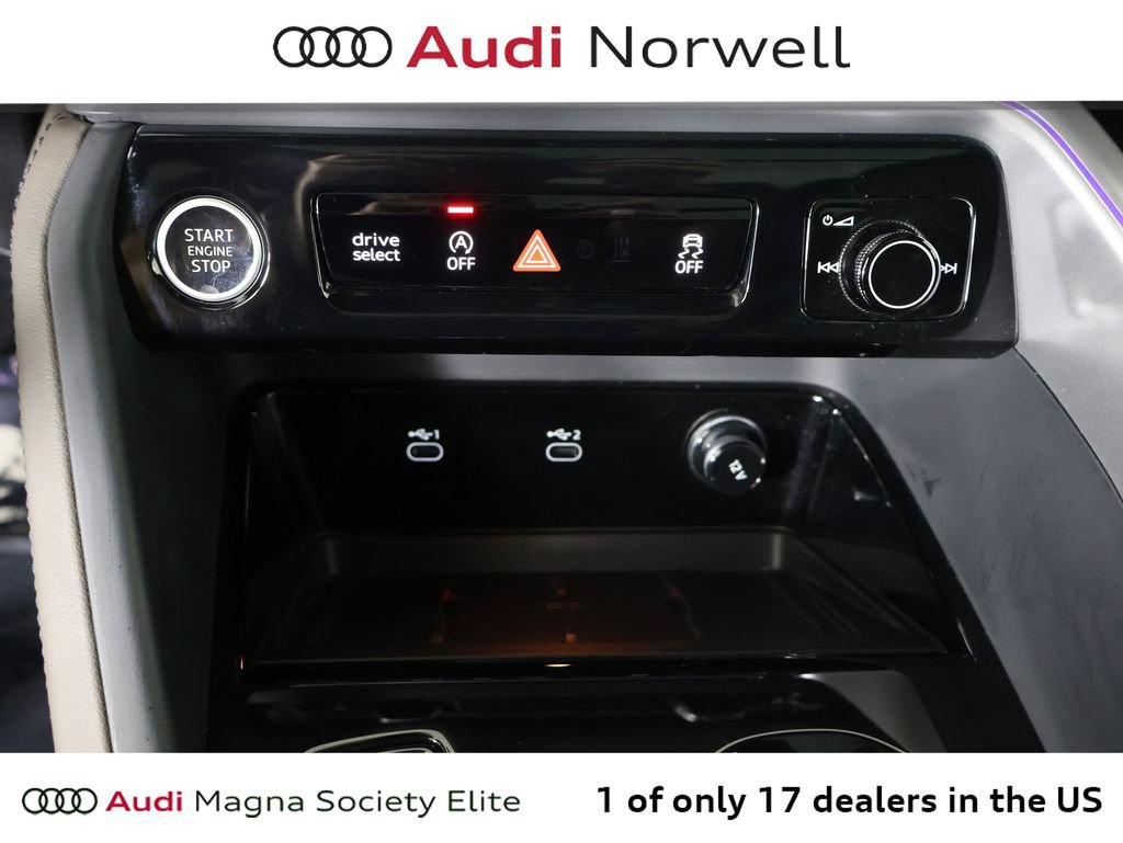 Used 2025 Audi Q5 Premium Plus w/ Premium Plus AWD/4WD image 6