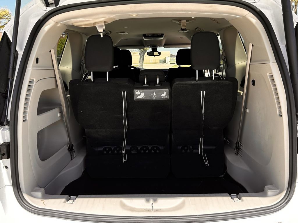 Used 2017 Chrysler Pacifica Touring w/ Tire & Wheel Group image 31