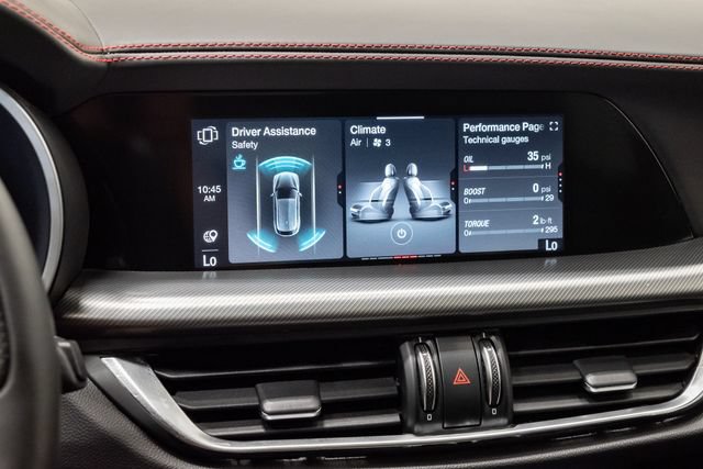 Used 2025 Alfa Romeo Stelvio Tributo Italiano w/ Driving Assist Package AWD/4WD image 18