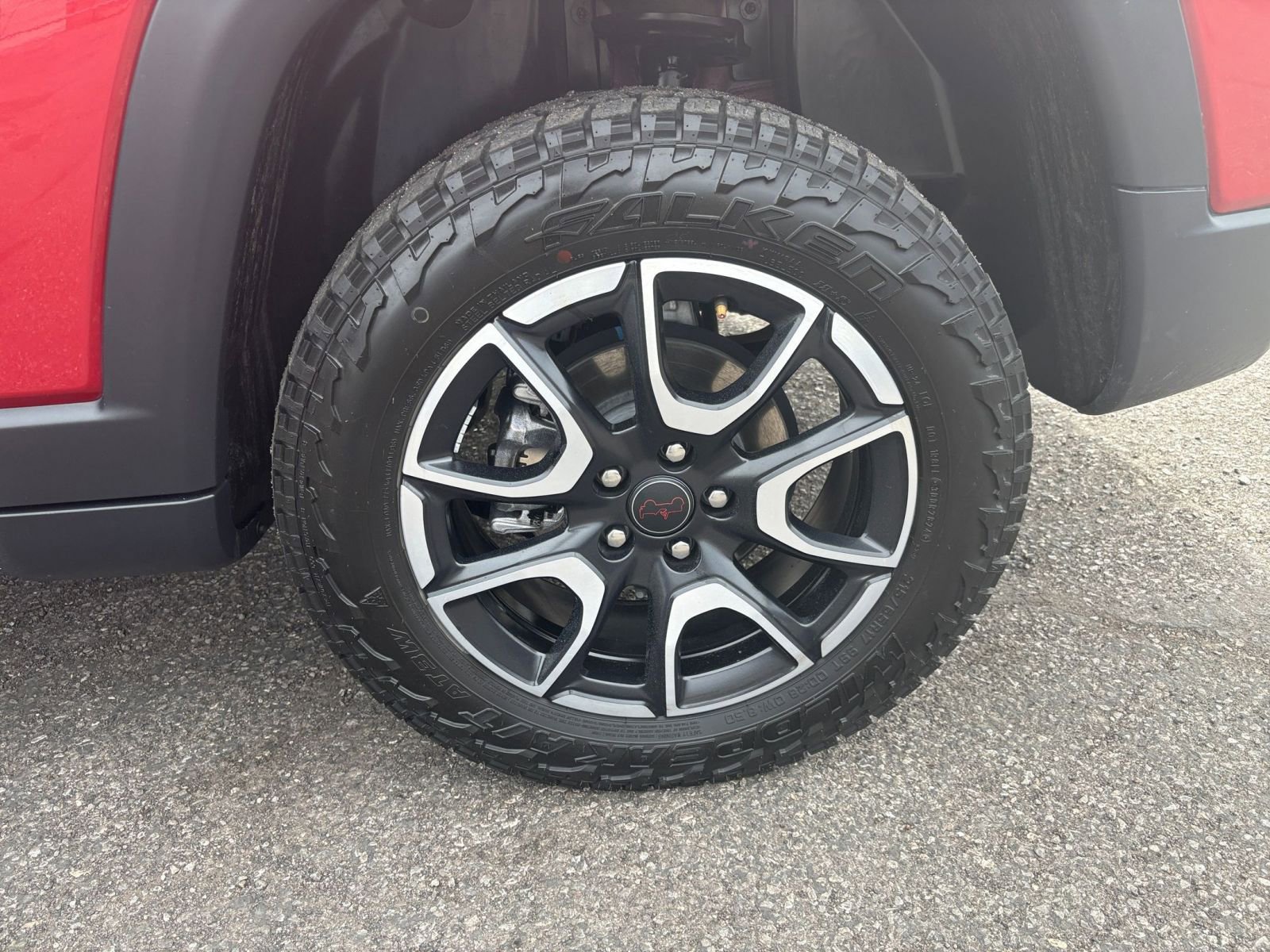 Used 2025 Jeep Compass Trailhawk AWD/4WD image 30