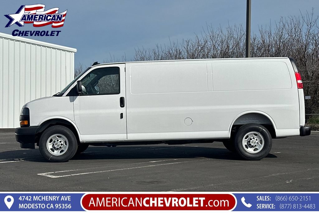 New 2025 Chevrolet Express 3500 Extended RWD image 7