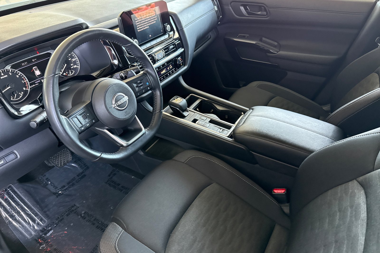 Certified 2025 Nissan Pathfinder SV FWD image 12