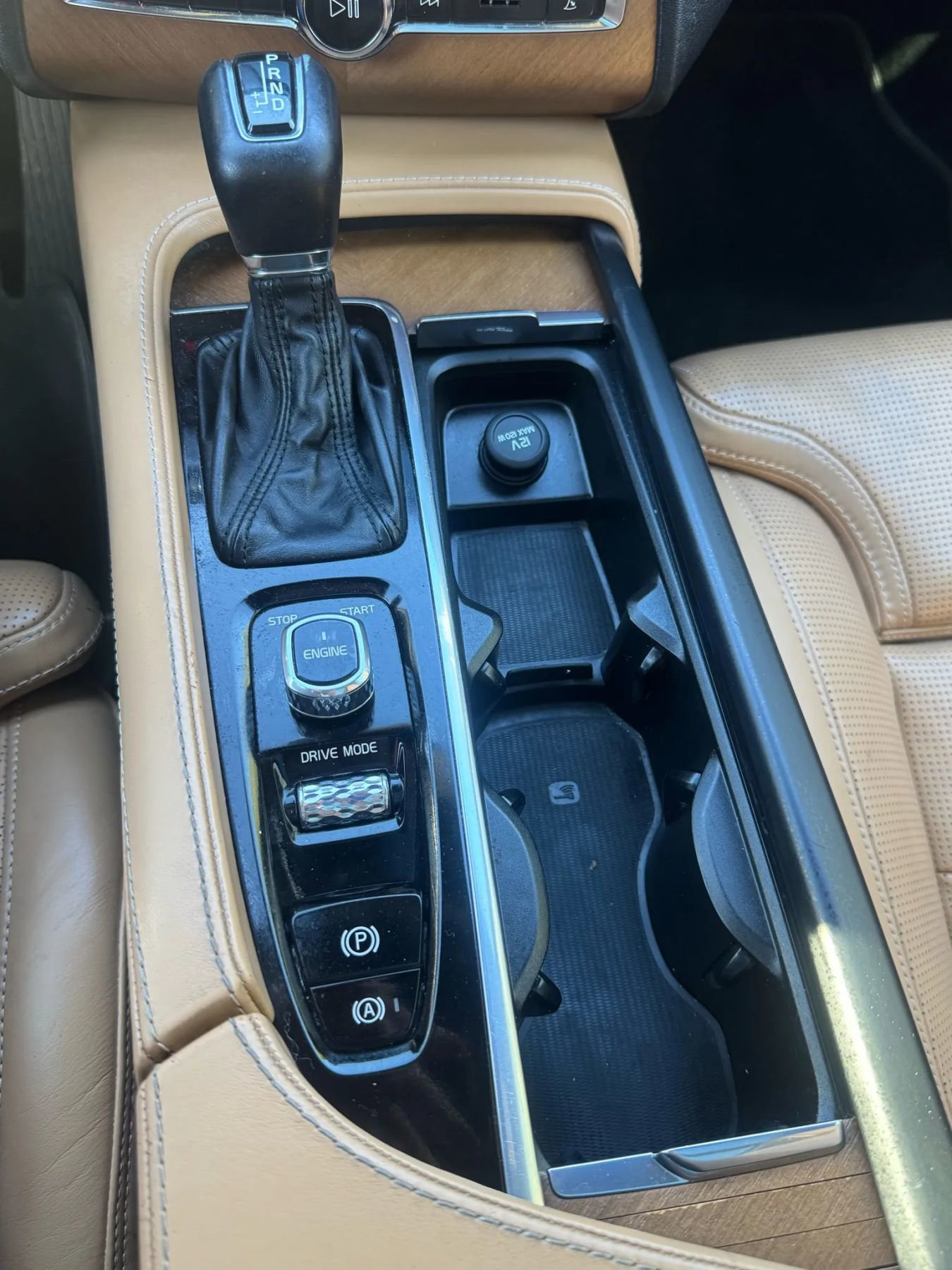 Used 2016 Volvo XC90 T6 image 14