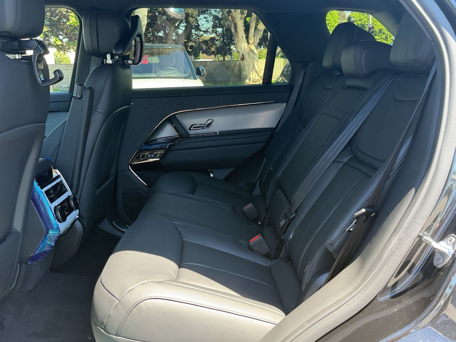 New 2027 Land Rover Range Rover Sport Dynamic SE AWD/4WD image 23