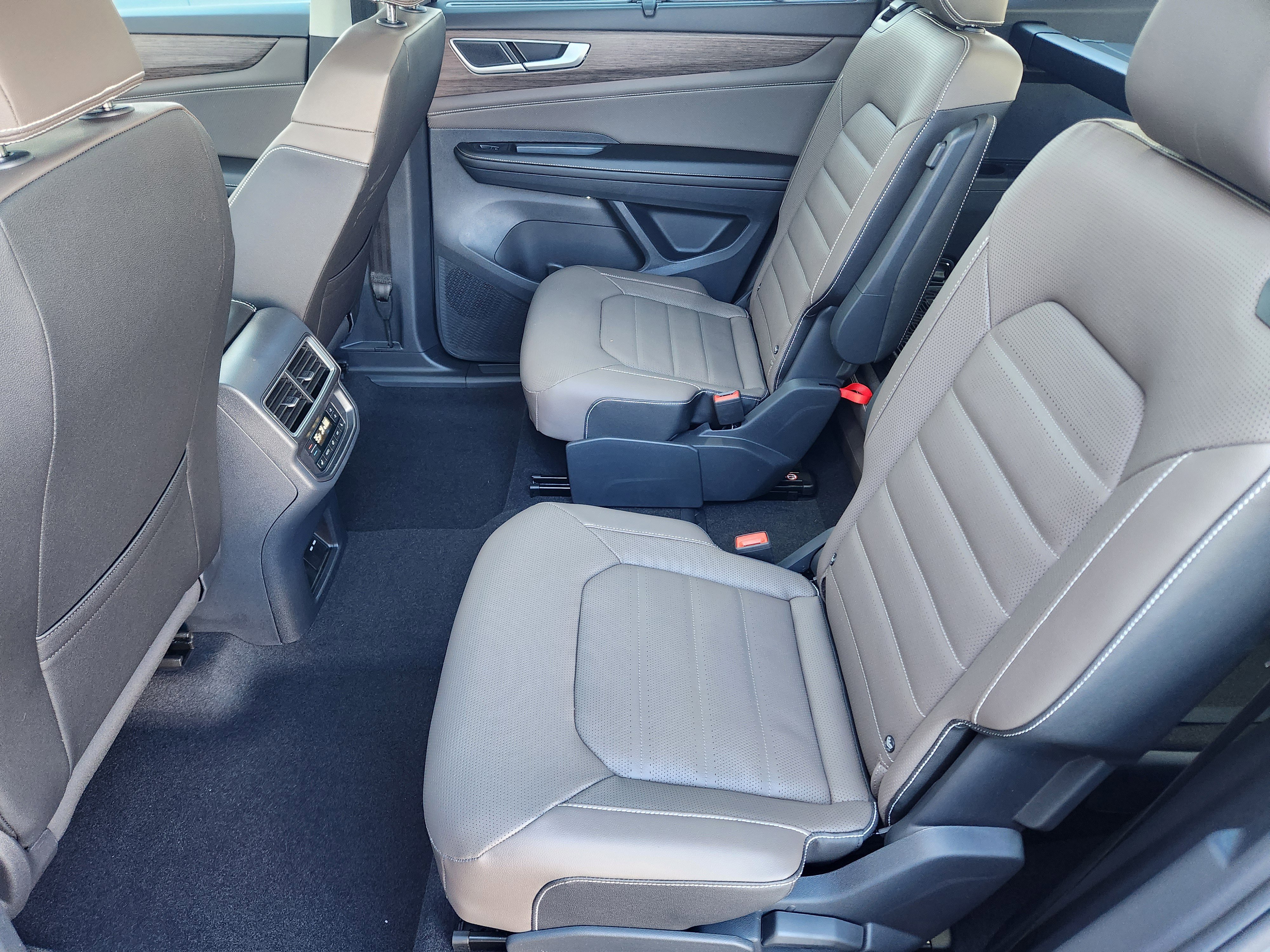 New 2026 Volkswagen Atlas SEL image 18