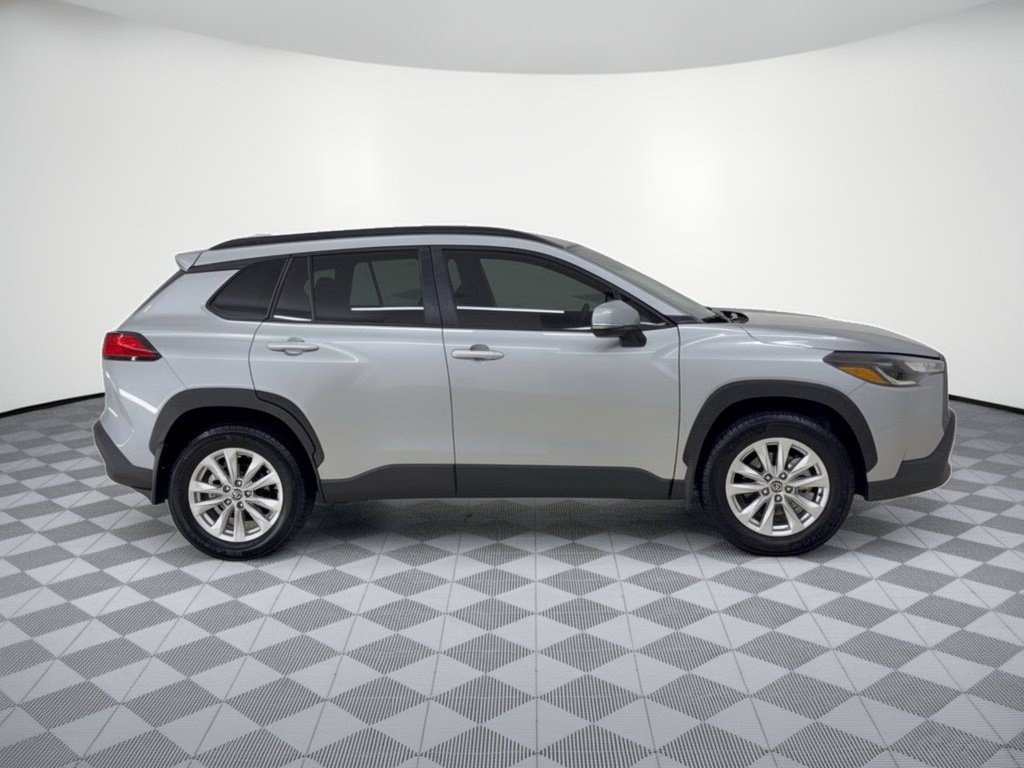 Used 2024 Toyota Corolla Cross LE FWD image 8