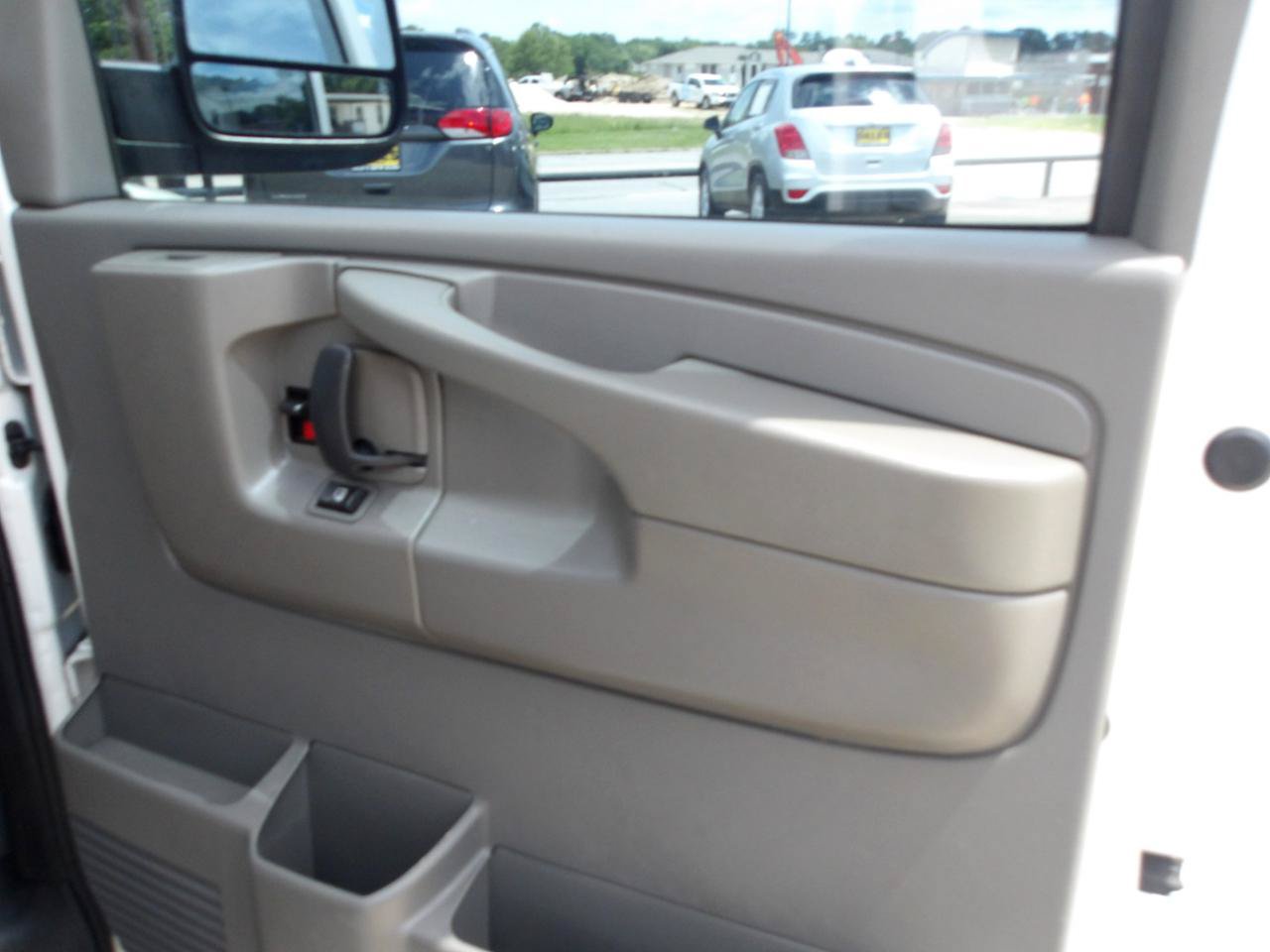 Used 2014 Chevrolet Express 1500 LT w/ LT Preferred Equipment Group RWD image 9