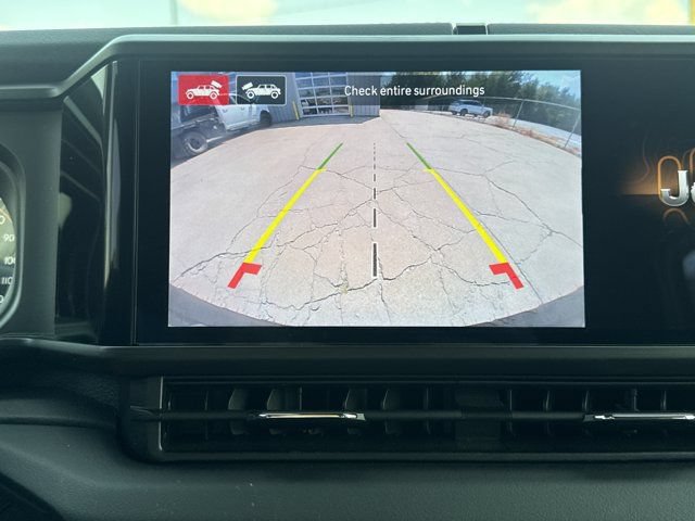 Used 2024 Jeep Wrangler Unlimited Sahara w/ Technology Group AWD/4WD image 9
