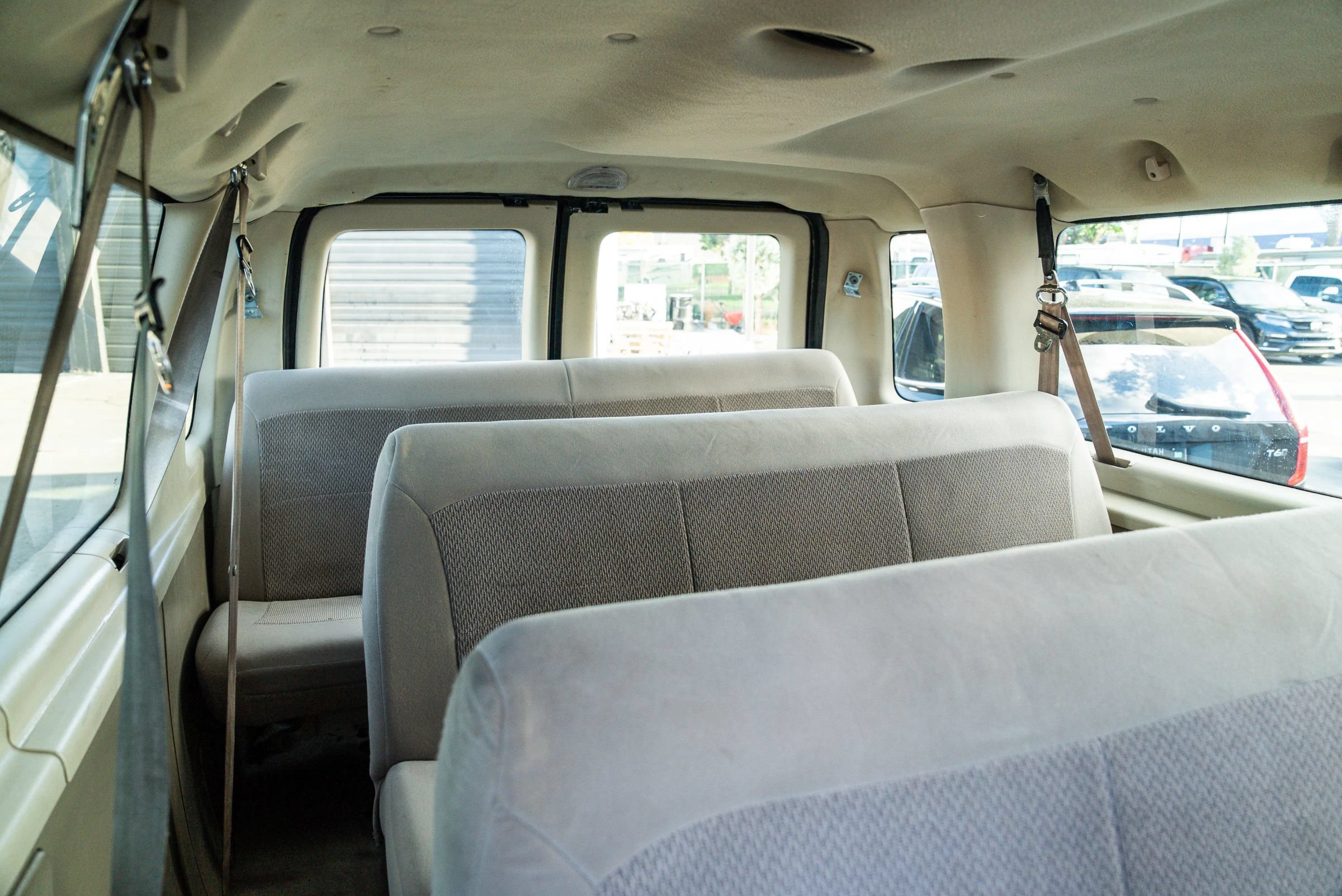 Used 2006 Ford E-350 and Econoline 350 XL RWD image 17