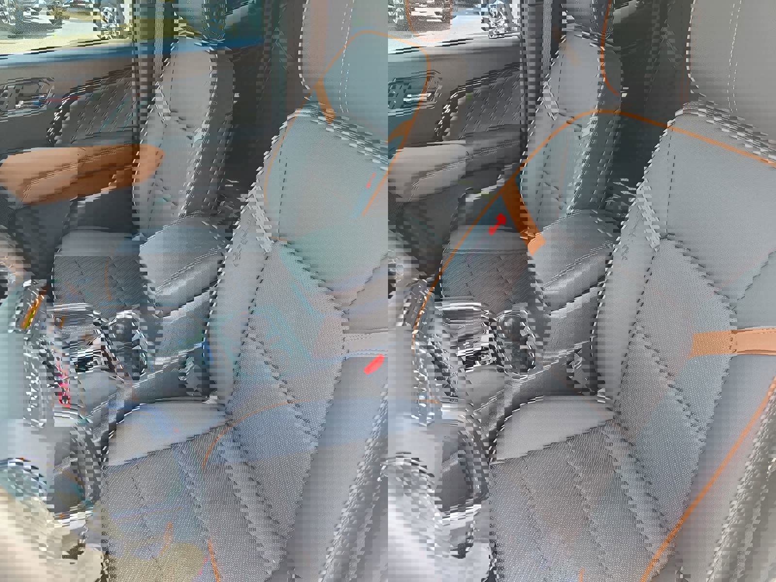 Used 2025 GMC Canyon AT4 w/ Nightfall Edition image 17