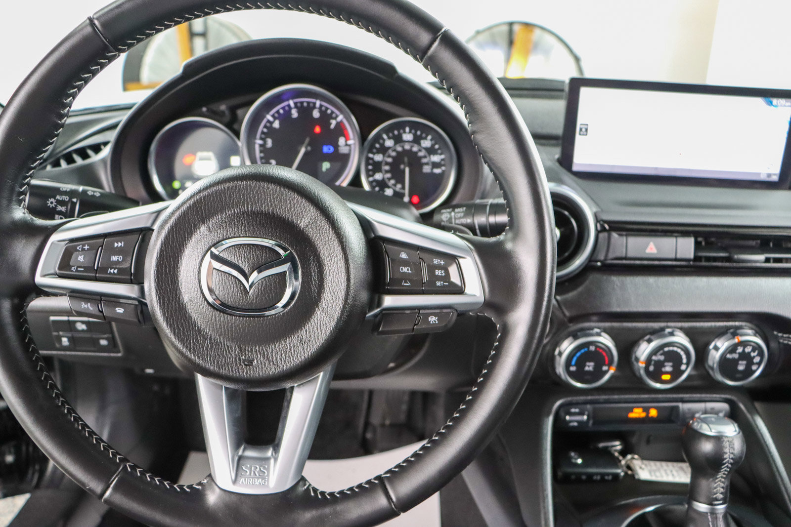 Used 2025 MAZDA MX-5 Miata RF Grand Touring image 17