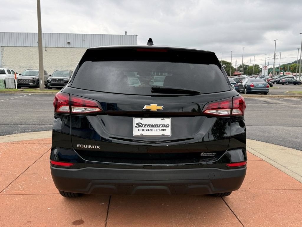 Used 2023 Chevrolet Equinox LS w/ LS Convenience Package FWD image 5