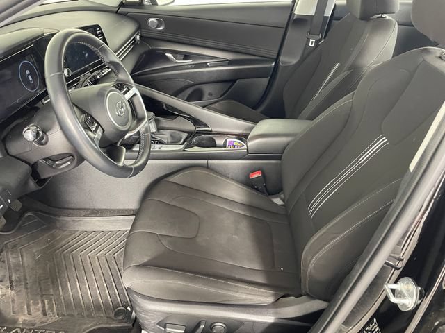 Used 2021 Hyundai Elantra SEL w/ Convenience + Premium Package FWD image 2