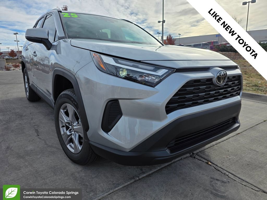 Used 2025 Toyota RAV4 XLE image 1