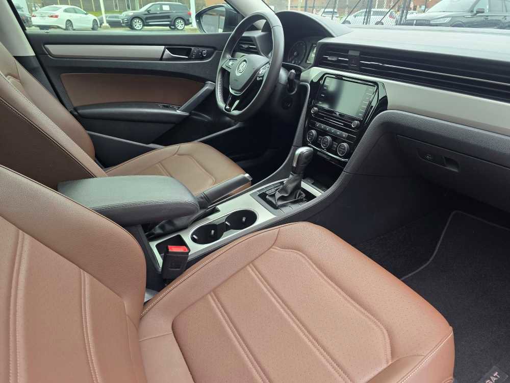 Used 2022 Volkswagen Passat 2.0T SE image 24