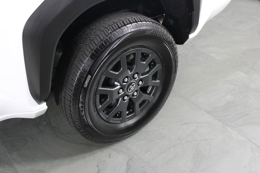 Used 2025 Toyota 4Runner SR5 RWD image 12