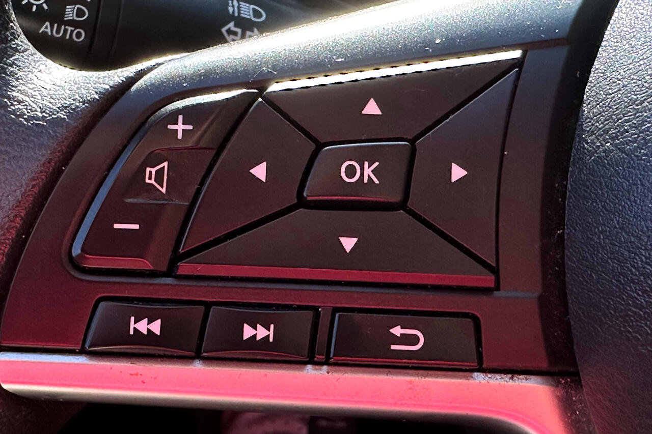 Used 2021 Nissan Rogue Sport S image 20