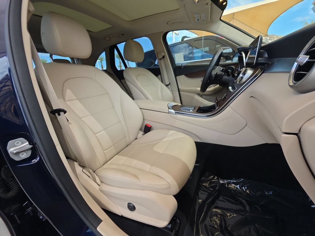 Used 2021 Mercedes-Benz GLC 300 4MATIC image 27