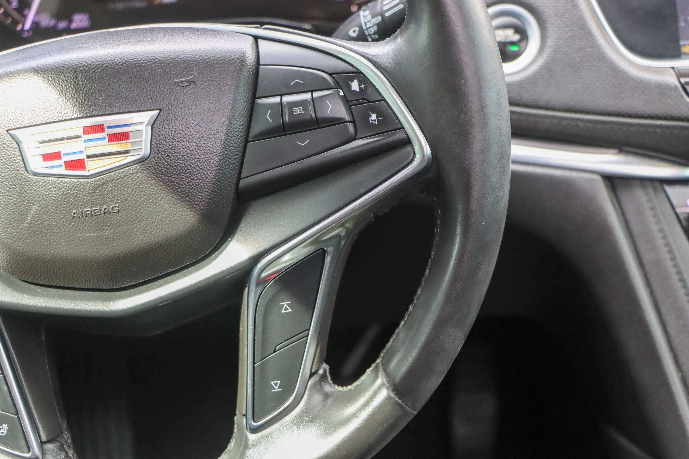 Used 2018 Cadillac XT5 Premium Luxury FWD image 30