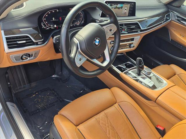 Used 2022 BMW 740i w/ Premium Package RWD image 10