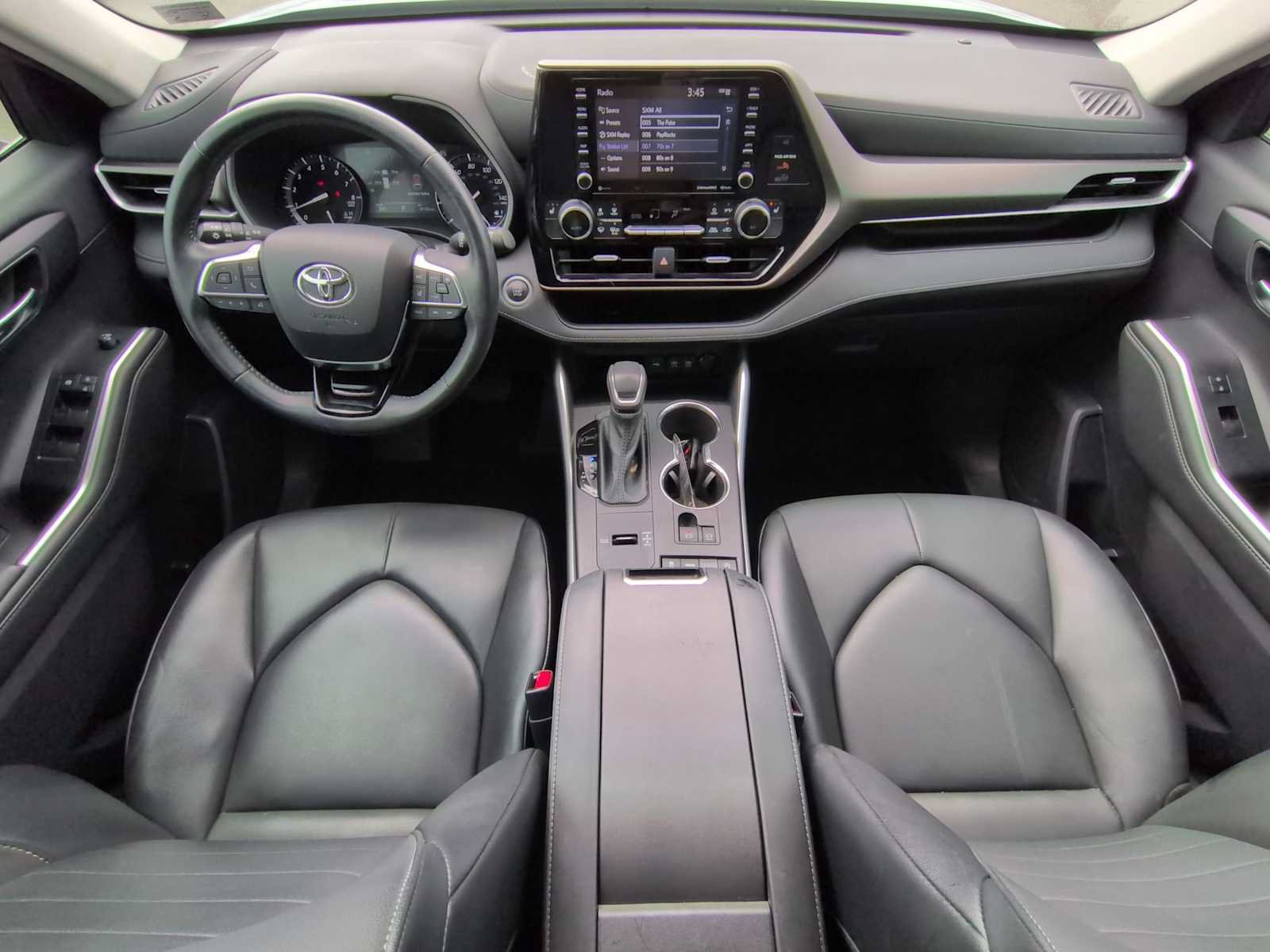 Used 2021 Toyota Highlander XLE FWD image 16
