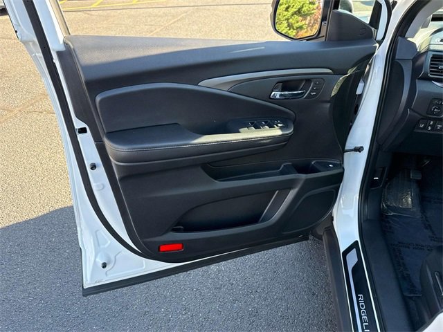 Used 2025 Honda Ridgeline RTL image 10