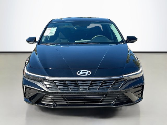 New 2026 Hyundai Elantra SE FWD image 2