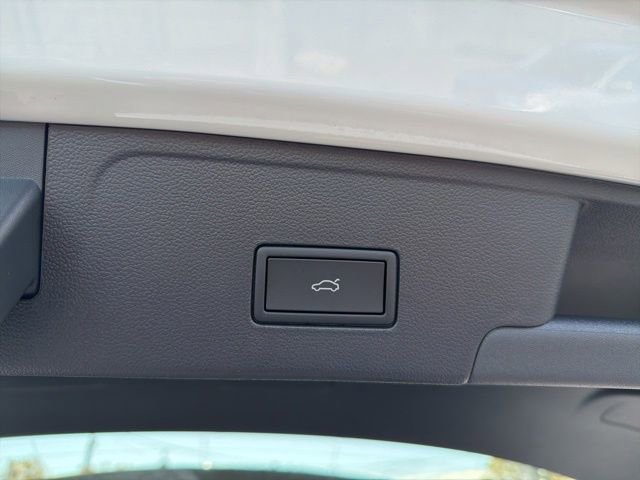 New 2026 Volkswagen Atlas Cross Sport SEL R-Line image 24