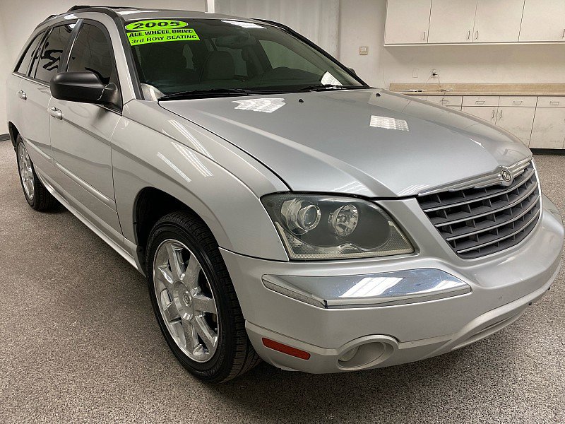 Used 2005 Chrysler Pacifica Limited image 3